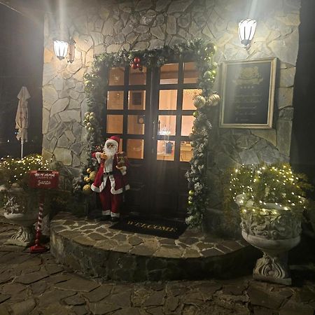 Hotel Boutique Vila Lakastel シナヤ エクステリア 写真