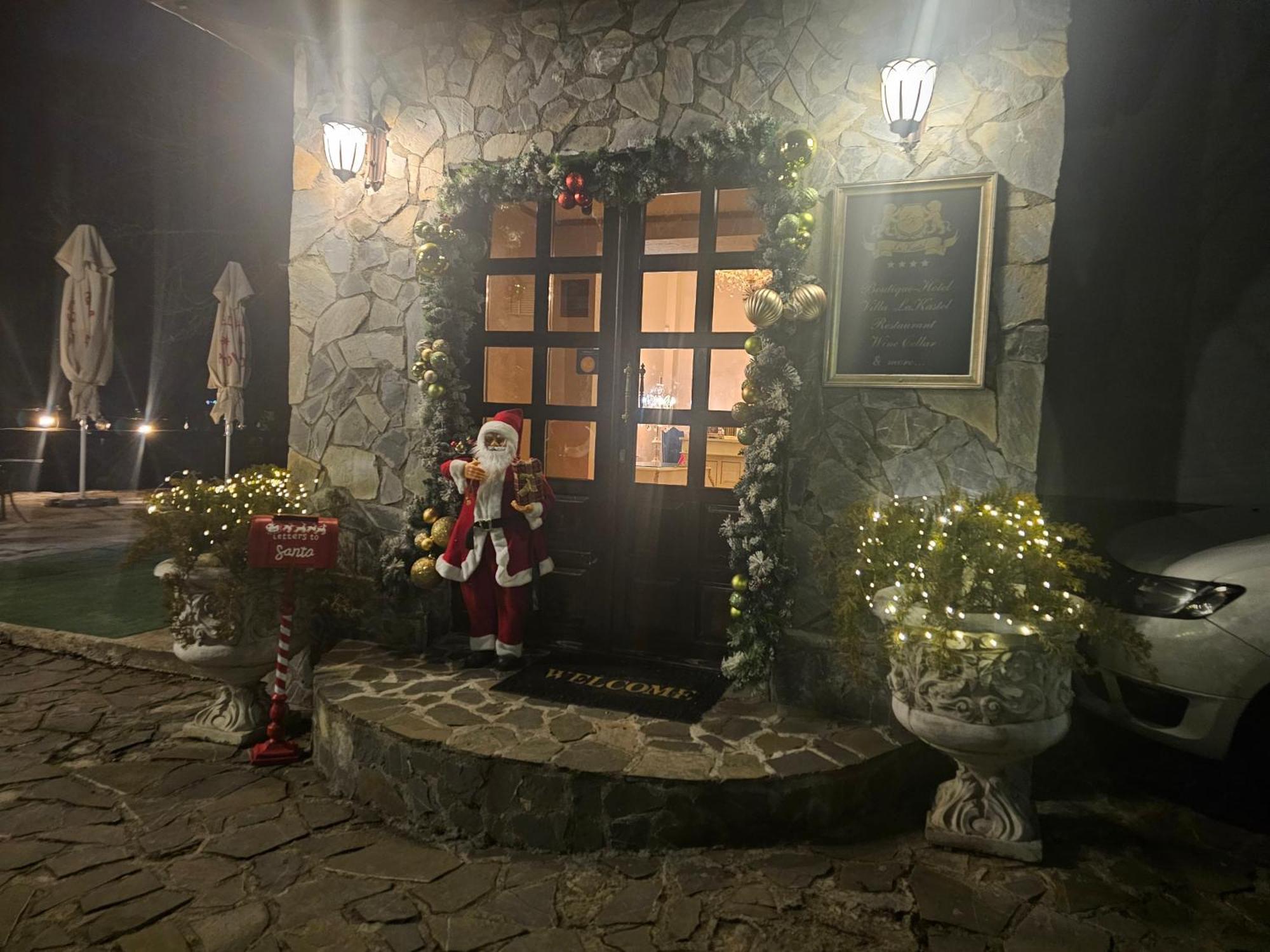 Hotel Boutique Vila Lakastel シナヤ エクステリア 写真