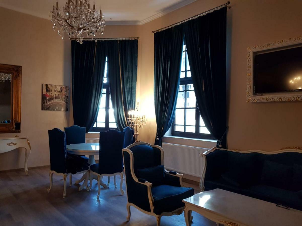 Hotel Boutique Vila Lakastel シナヤ エクステリア 写真