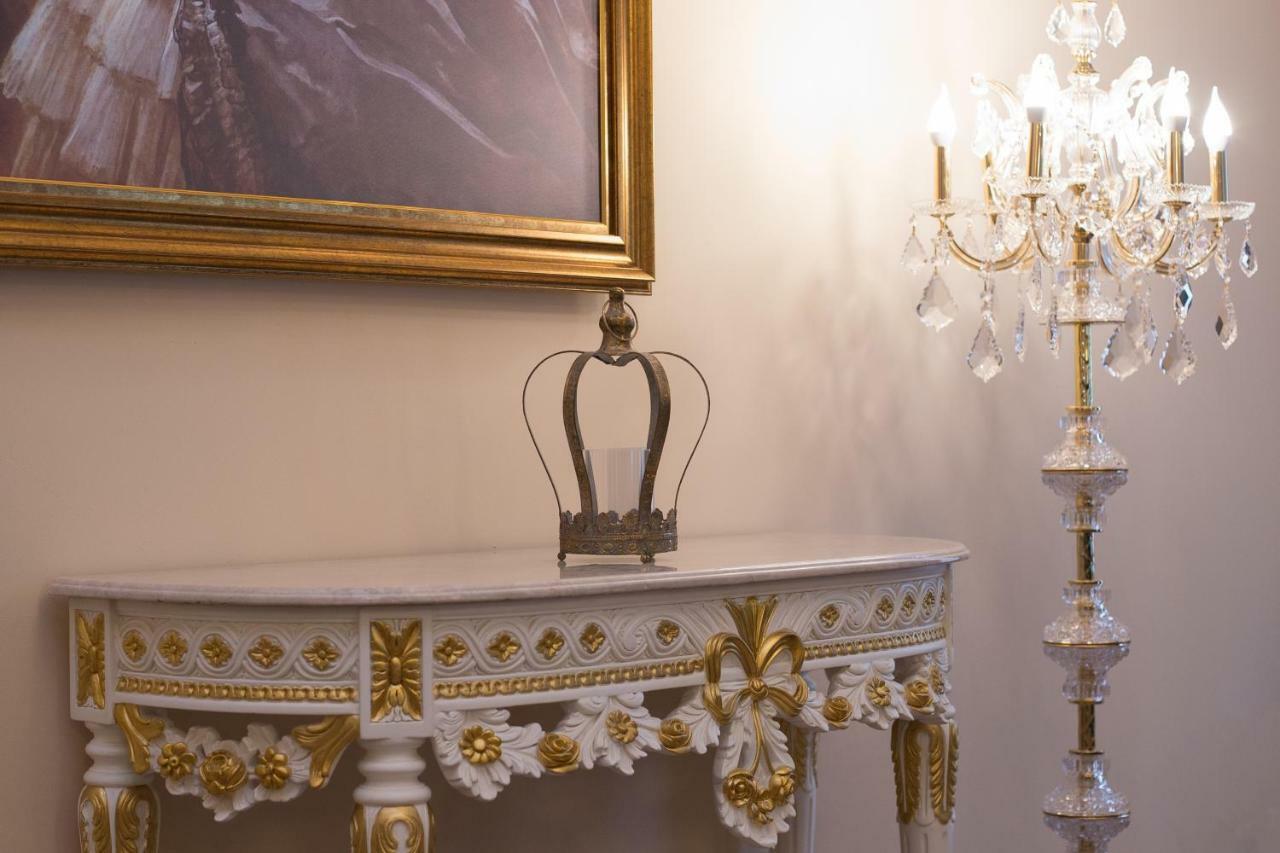 Hotel Boutique Vila Lakastel シナヤ エクステリア 写真