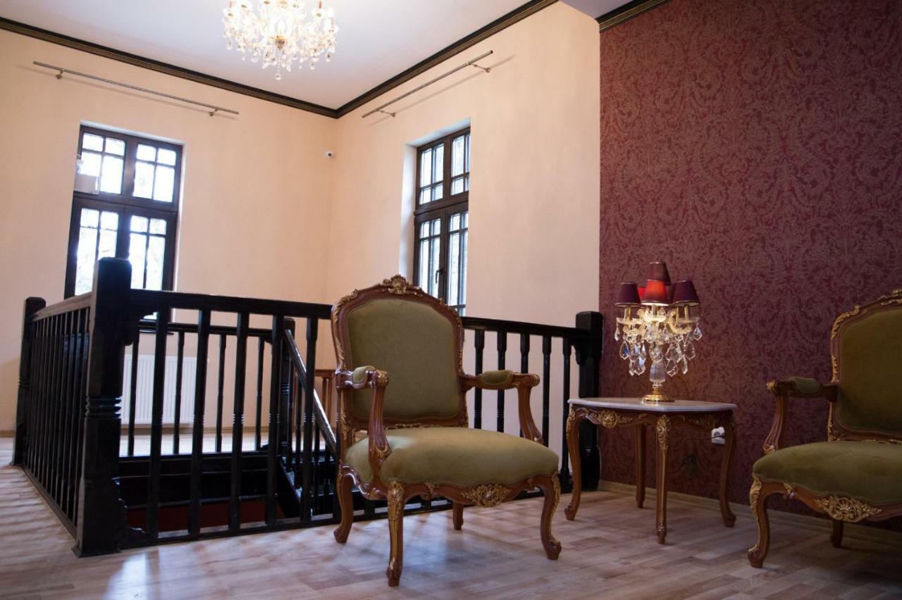 Hotel Boutique Vila Lakastel シナヤ エクステリア 写真