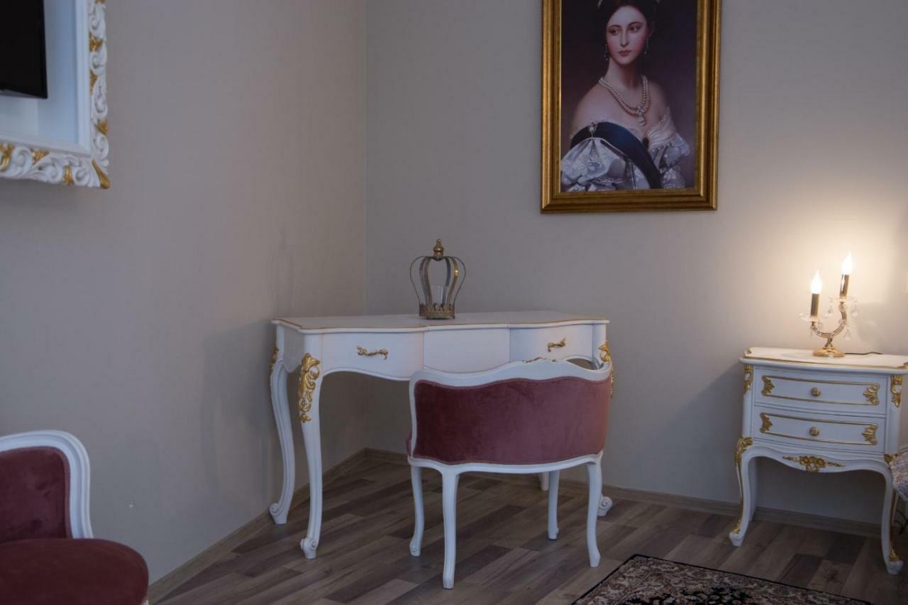Hotel Boutique Vila Lakastel シナヤ エクステリア 写真