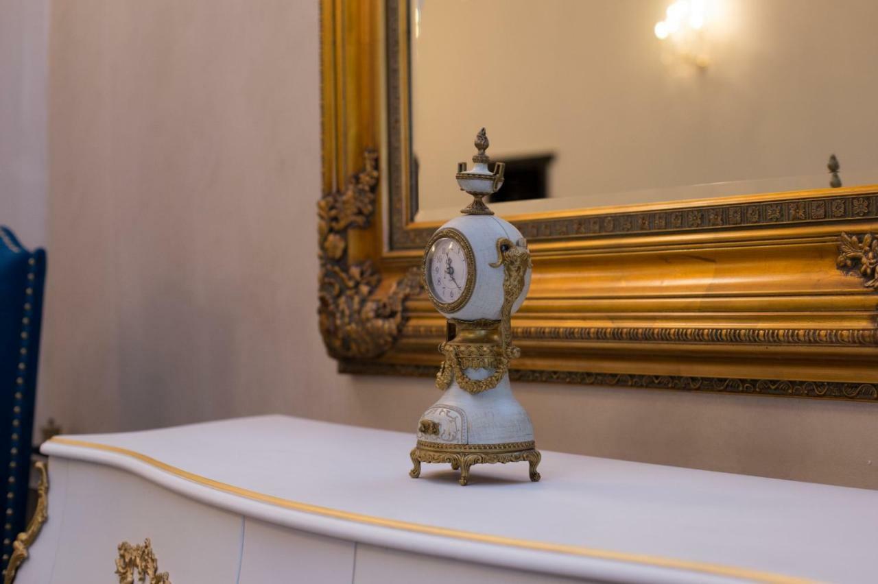 Hotel Boutique Vila Lakastel シナヤ エクステリア 写真