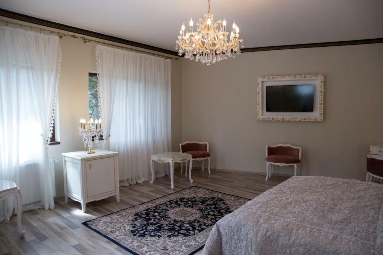 Hotel Boutique Vila Lakastel シナヤ エクステリア 写真