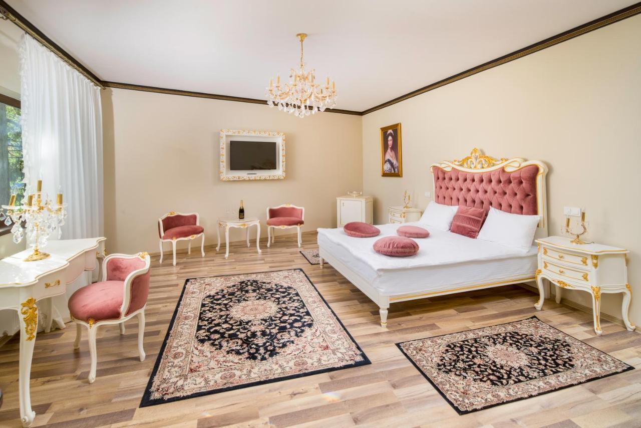 Hotel Boutique Vila Lakastel シナヤ エクステリア 写真