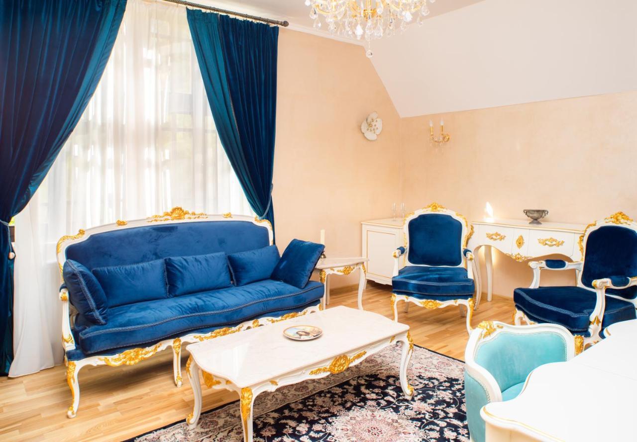 Hotel Boutique Vila Lakastel シナヤ エクステリア 写真