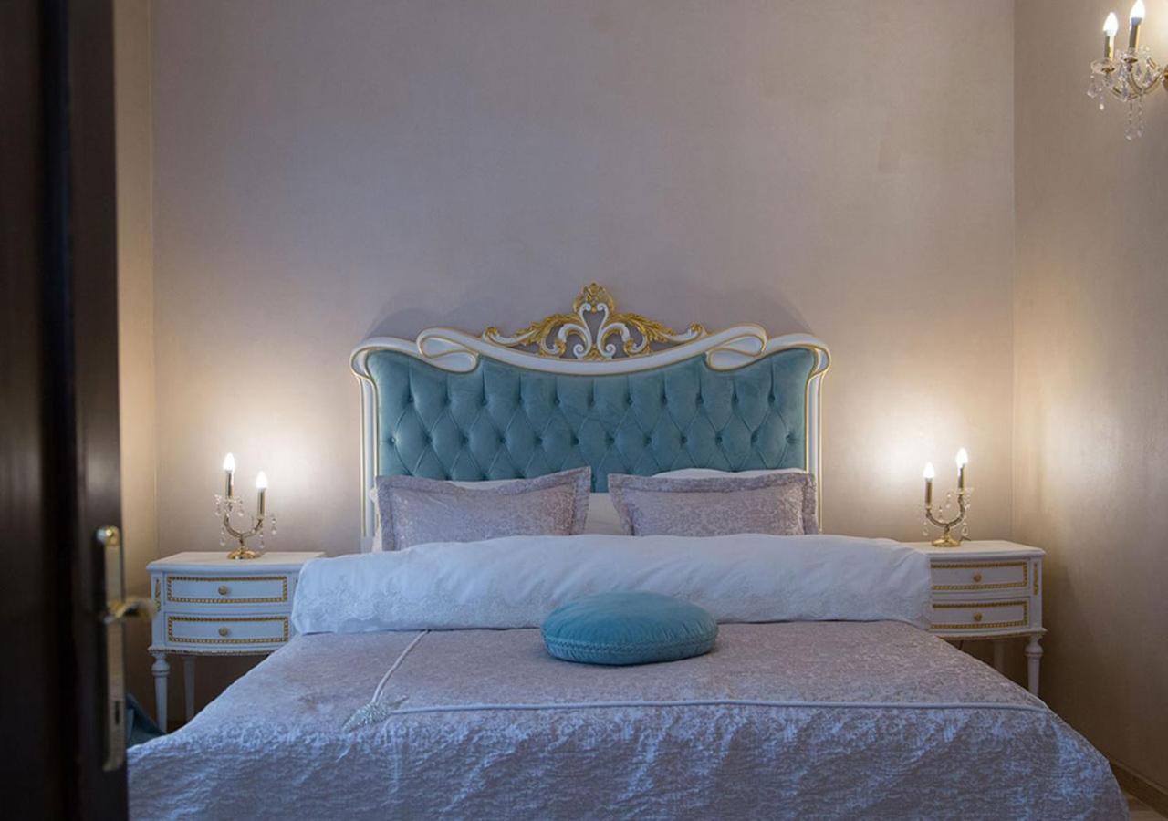 Hotel Boutique Vila Lakastel シナヤ エクステリア 写真