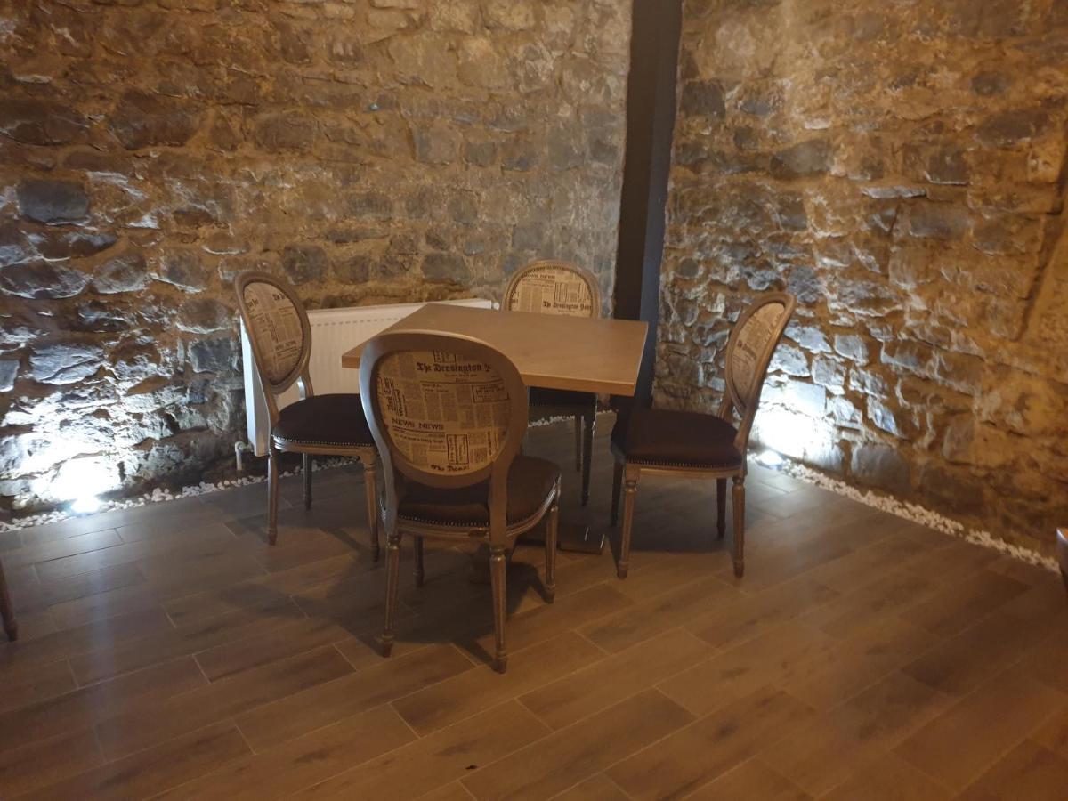Hotel Boutique Vila Lakastel シナヤ エクステリア 写真